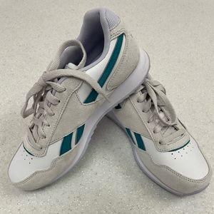 Like New! Reebok Classic Leather Trainers